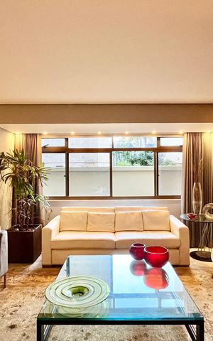 Apartamento à venda com 232m², 4 quartos e 2 vagas