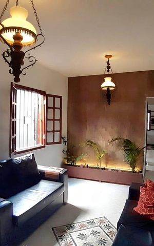 Casa à venda com 296m², 4 quartos e 3 vagas Casa à venda com 296m², 4 quartos e 3 vagasSala