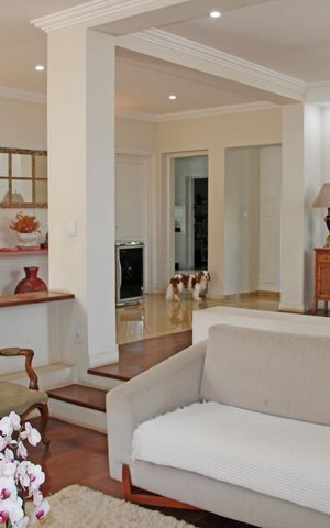 Casa de condomínio à venda com 620m², 5 quartos e 4 vagasSala