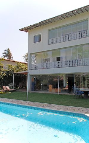 Casa de condomínio à venda com 620m², 5 quartos e 4 vagasÁrea externa