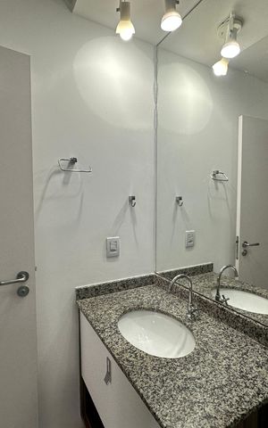 Apartamento para alugar com 67m², 2 quartos e 1 vaga Apartamento para alugar com 67m², 2 quartos e 1 vagaBanheiro da Suíte