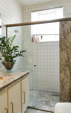 Casa à venda com 387m², 6 quartos e 2 vagas Casa à venda com 387m², 6 quartos e 2 vagasBanheiro Casa 3