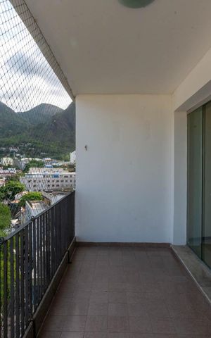 Apartamento para alugar com 93m², 3 quartos e 2 vagasVaranda