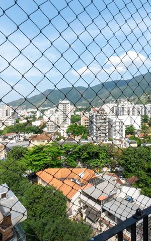 Apartamento para alugar com 93m², 3 quartos e 2 vagasVaranda