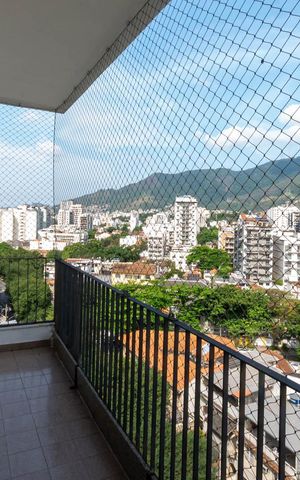 Apartamento para alugar com 93m², 3 quartos e 2 vagasVaranda