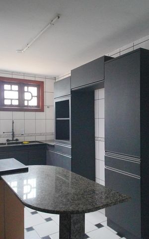 Casa para alugar com 390m², 4 quartos e 2 vagasCozinha
