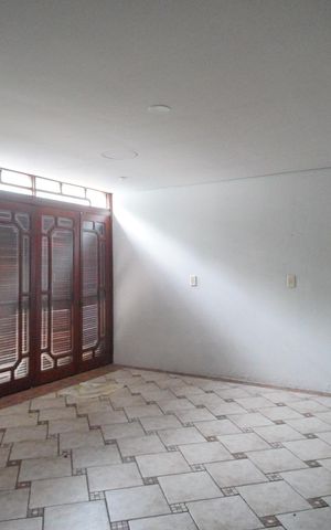 Casa para alugar com 390m², 4 quartos e 2 vagassala 2