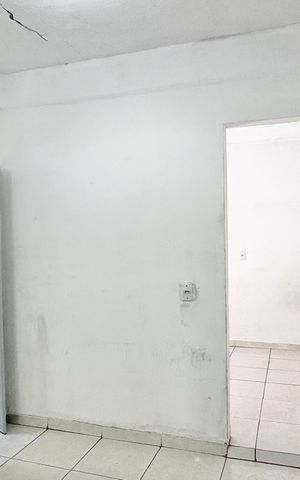 Casa para alugar com 40m², 1 quarto e 1 vaga Casa para alugar com 40m², 1 quarto e 1 vagaSala
