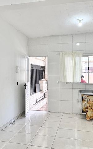 Casa para alugar com 40m², 1 quarto e 1 vaga Casa para alugar com 40m², 1 quarto e 1 vagaSala