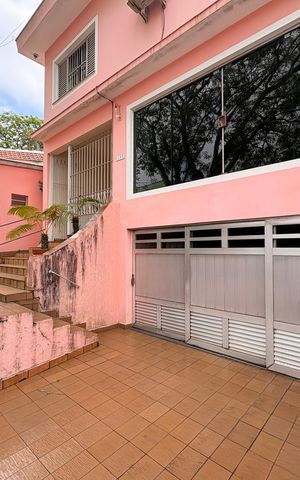 Casa para alugar com 290m², 3 quartos e 2 vagas Casa para alugar com 290m², 3 quartos e 2 vagasQuintal
