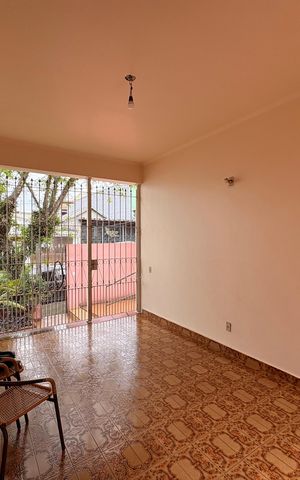Casa para alugar com 290m², 3 quartos e 2 vagas Casa para alugar com 290m², 3 quartos e 2 vagasVaranda