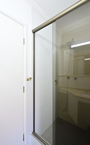Casa de condomínio para alugar com 193m², 3 quartos e 2 vagasBanheiro