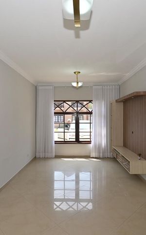 Casa de condomínio para alugar com 193m², 3 quartos e 2 vagasSala