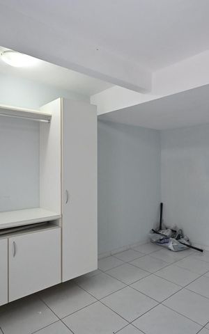 Casa de condomínio para alugar com 193m², 3 quartos e 2 vagasÁrea de Serviço 