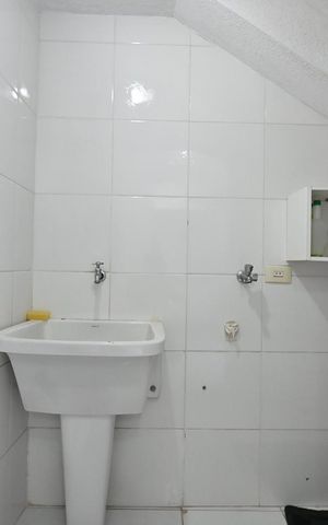 Casa de condomínio para alugar com 193m², 3 quartos e 2 vagasÁrea de Serviço 