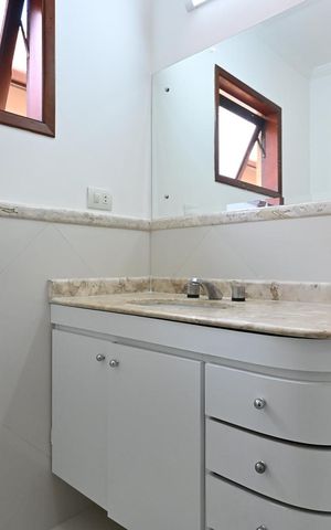 Casa de condomínio para alugar com 193m², 3 quartos e 2 vagasBanheiro Suíte 