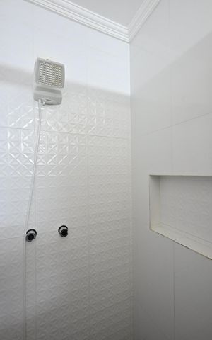 Casa de condomínio para alugar com 193m², 3 quartos e 2 vagasBanheiro