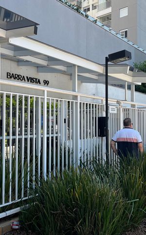 Apartamento à venda com 51m², 2 quartos e 1 vaga Apartamento à venda com 51m², 2 quartos e 1 vagaFachada do Prédio