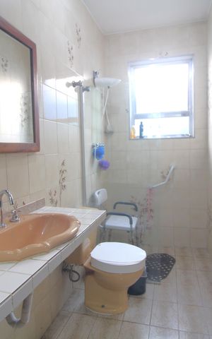 Casa para alugar com 150m², 3 quartos e 4 vagasBanheiro comum