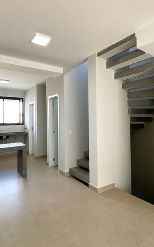 Casa à venda com 163m², 3 quartos e 2 vagas Casa à venda com 163m², 3 quartos e 2 vagasSala