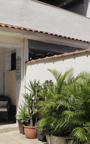 Casa à venda com 100m², 2 quartos e 3 vagas
