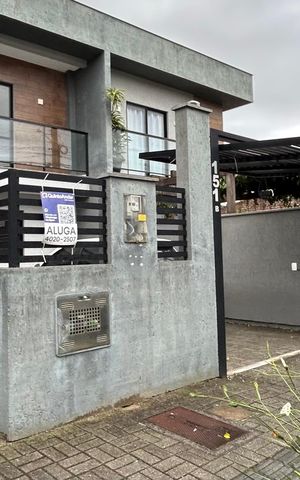 Casa para alugar com 150m², 3 quartos e 1 vaga Casa para alugar com 150m², 3 quartos e 1 vagaFachada