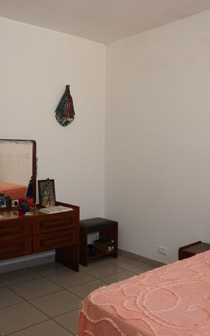Casa para alugar com 200m², 2 quartos e 2 vagasQuarto