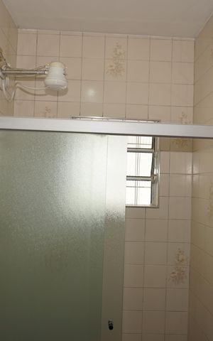 Casa para alugar com 200m², 2 quartos e 2 vagasBanheiro