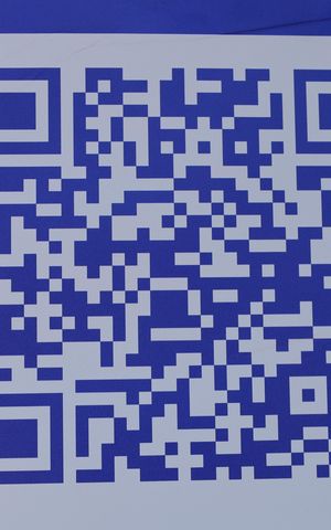 Apartamento para alugar com 61m², 1 quarto e 1 vagaPlaca GRANDE instalada na fachada do condomínio, dia 26.09.2026 - Código da placa: HVTG-217