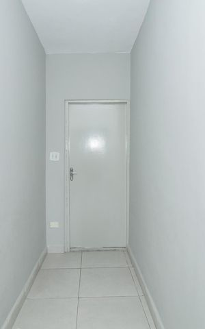 Studio para alugar com 32m², 1 quarto e sem vaga Studio para alugar com 32m², 1 quarto e sem vagaEntrada