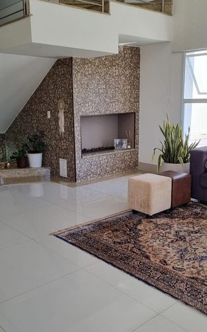 Casa de condomínio à venda com 415m², 4 quartos e 3 vagas Casa de condomínio à venda com 415m², 4 quartos e 3 vagasSala