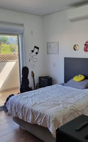 Casa de condomínio à venda com 415m², 4 quartos e 3 vagas Casa de condomínio à venda com 415m², 4 quartos e 3 vagasQuarto