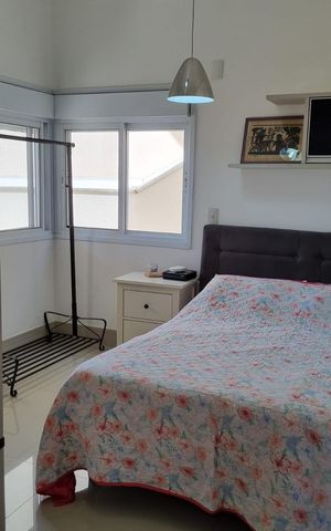 Casa de condomínio à venda com 415m², 4 quartos e 3 vagas Casa de condomínio à venda com 415m², 4 quartos e 3 vagasQuarto