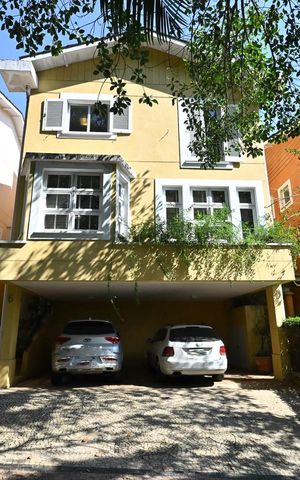 Casa de condomínio à venda com 314m², 4 quartos e 4 vagasFachada
