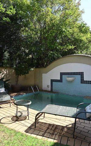 Casa de condomínio à venda com 314m², 4 quartos e 4 vagasPiscina