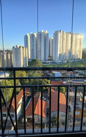 Apartamento à venda com 70m², 3 quartos e 2 vagas Apartamento à venda com 70m², 3 quartos e 2 vagasVaranda