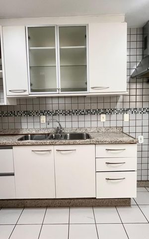 Apartamento à venda com 240m², 3 quartos e 1 vaga Apartamento à venda com 240m², 3 quartos e 1 vagaCozinha