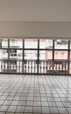 Apartamento à venda com 240m², 3 quartos e 1 vaga Apartamento à venda com 240m², 3 quartos e 1 vagaSala