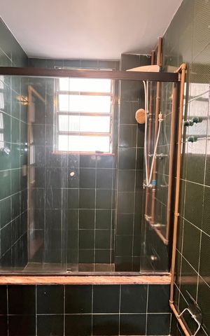 Apartamento à venda com 240m², 3 quartos e 1 vaga Apartamento à venda com 240m², 3 quartos e 1 vagaBanheiro da Suíte