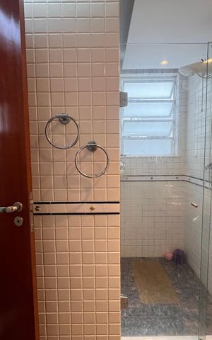 Apartamento à venda com 240m², 3 quartos e 1 vaga Apartamento à venda com 240m², 3 quartos e 1 vagaBanheiro social