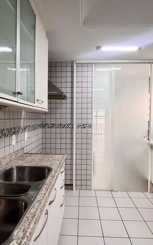 Apartamento à venda com 240m², 3 quartos e 1 vaga Apartamento à venda com 240m², 3 quartos e 1 vagaCozinha