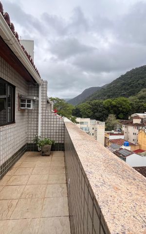 Apartamento à venda com 240m², 3 quartos e 1 vaga Apartamento à venda com 240m², 3 quartos e 1 vagaVaranda