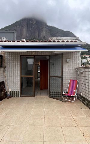 Apartamento à venda com 240m², 3 quartos e 1 vaga Apartamento à venda com 240m², 3 quartos e 1 vagaCobertura