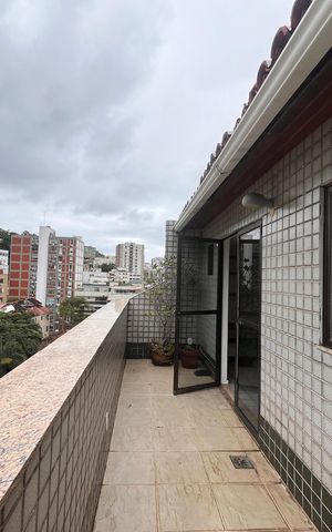 Apartamento à venda com 240m², 3 quartos e 1 vaga Apartamento à venda com 240m², 3 quartos e 1 vagaVaranda