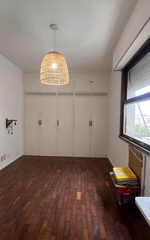 Apartamento à venda com 240m², 3 quartos e 1 vaga Apartamento à venda com 240m², 3 quartos e 1 vagaSuite