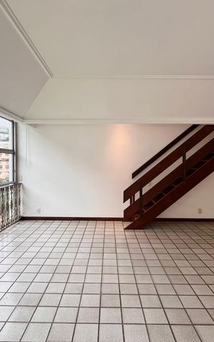 Apartamento à venda com 240m², 3 quartos e 1 vaga Apartamento à venda com 240m², 3 quartos e 1 vagaSala