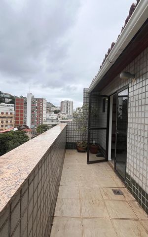 Apartamento à venda com 240m², 3 quartos e 1 vaga Apartamento à venda com 240m², 3 quartos e 1 vagaVaranda