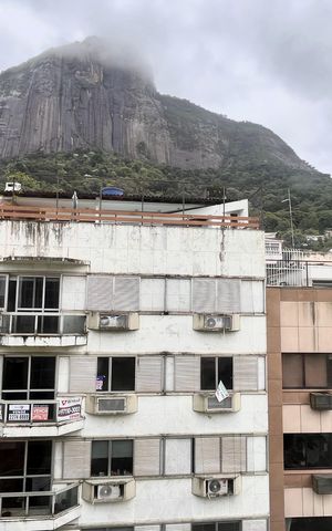 Apartamento à venda com 240m², 3 quartos e 1 vaga Apartamento à venda com 240m², 3 quartos e 1 vagaVista da sala
