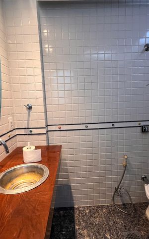 Apartamento à venda com 240m², 3 quartos e 1 vaga Apartamento à venda com 240m², 3 quartos e 1 vagaBanheiro social