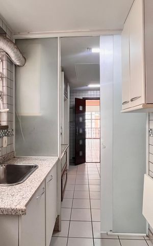 Apartamento à venda com 240m², 3 quartos e 1 vaga Apartamento à venda com 240m², 3 quartos e 1 vagaÁrea de Serviço